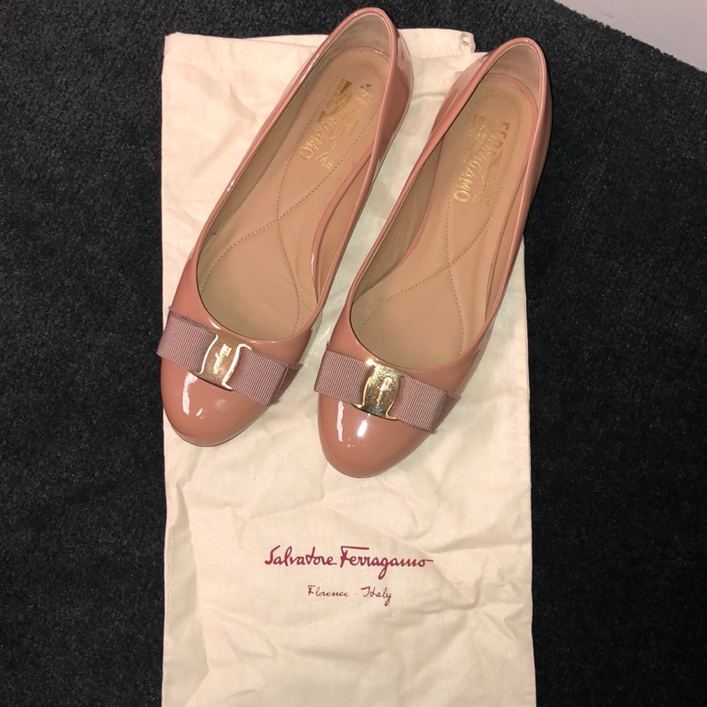 Salvatore Ferragamo flats - Size 8
